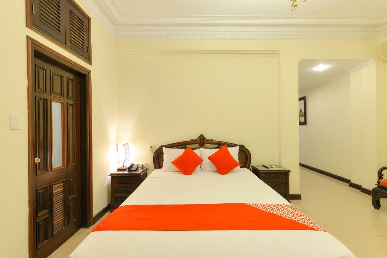 Lucky 2 Hotel & Travel Hanoi Buitenkant foto