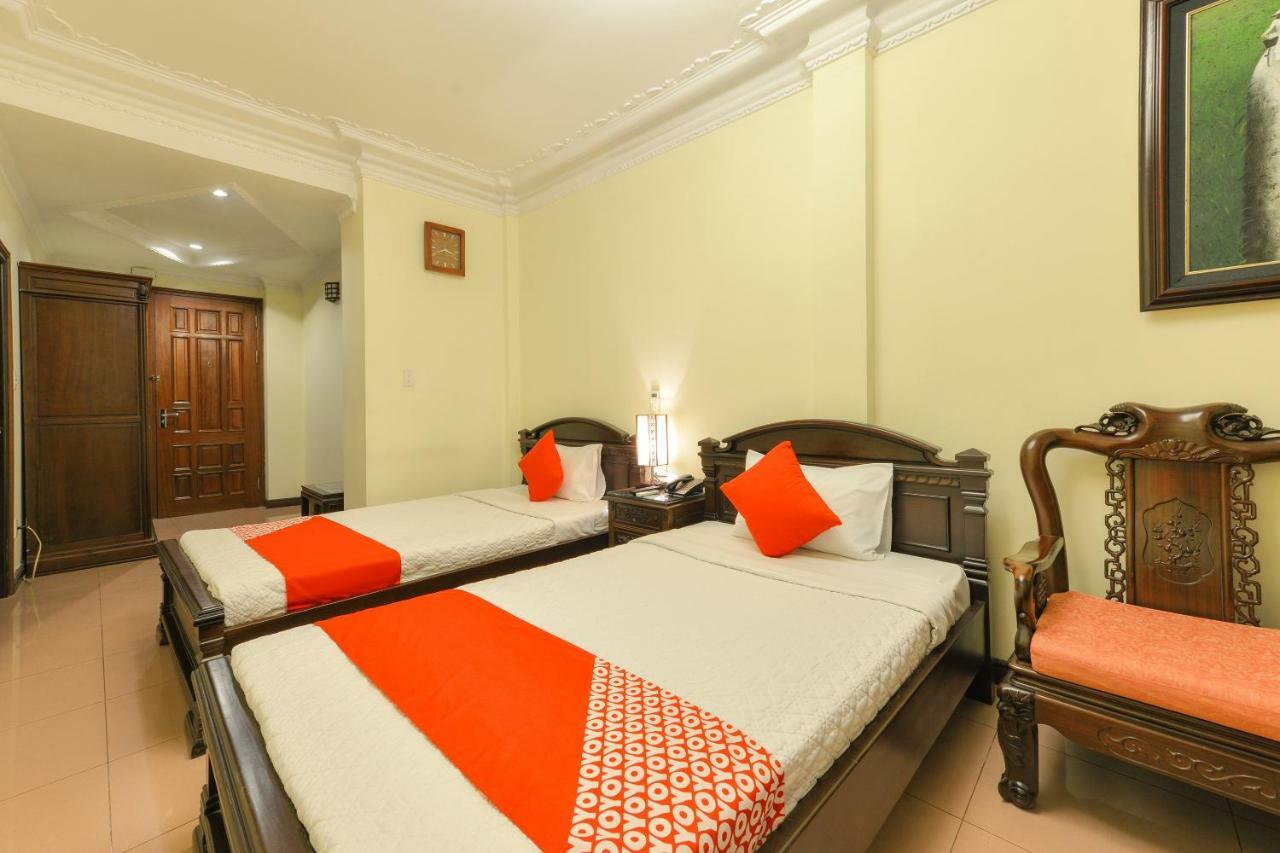 Lucky 2 Hotel & Travel Hanoi Buitenkant foto