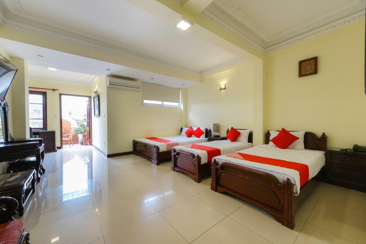 Lucky 2 Hotel & Travel Hanoi Buitenkant foto