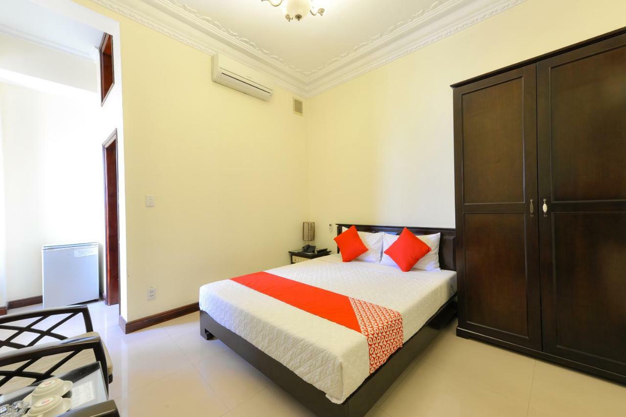 Lucky 2 Hotel & Travel Hanoi Buitenkant foto
