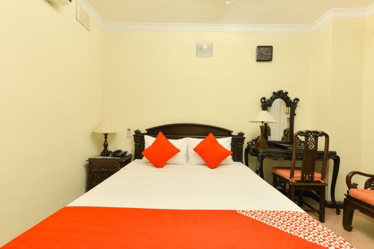 Lucky 2 Hotel & Travel Hanoi Buitenkant foto
