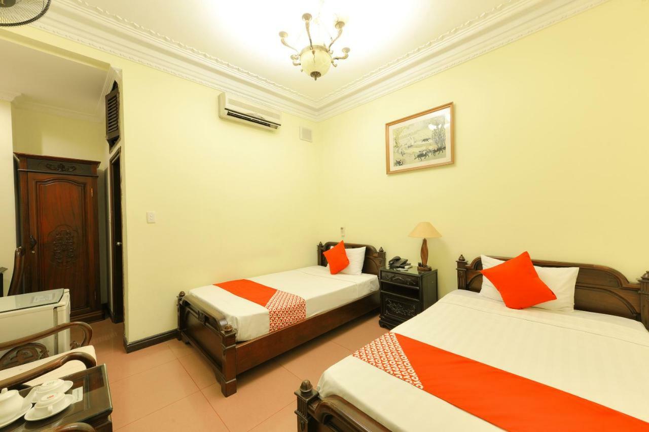 Lucky 2 Hotel & Travel Hanoi Buitenkant foto