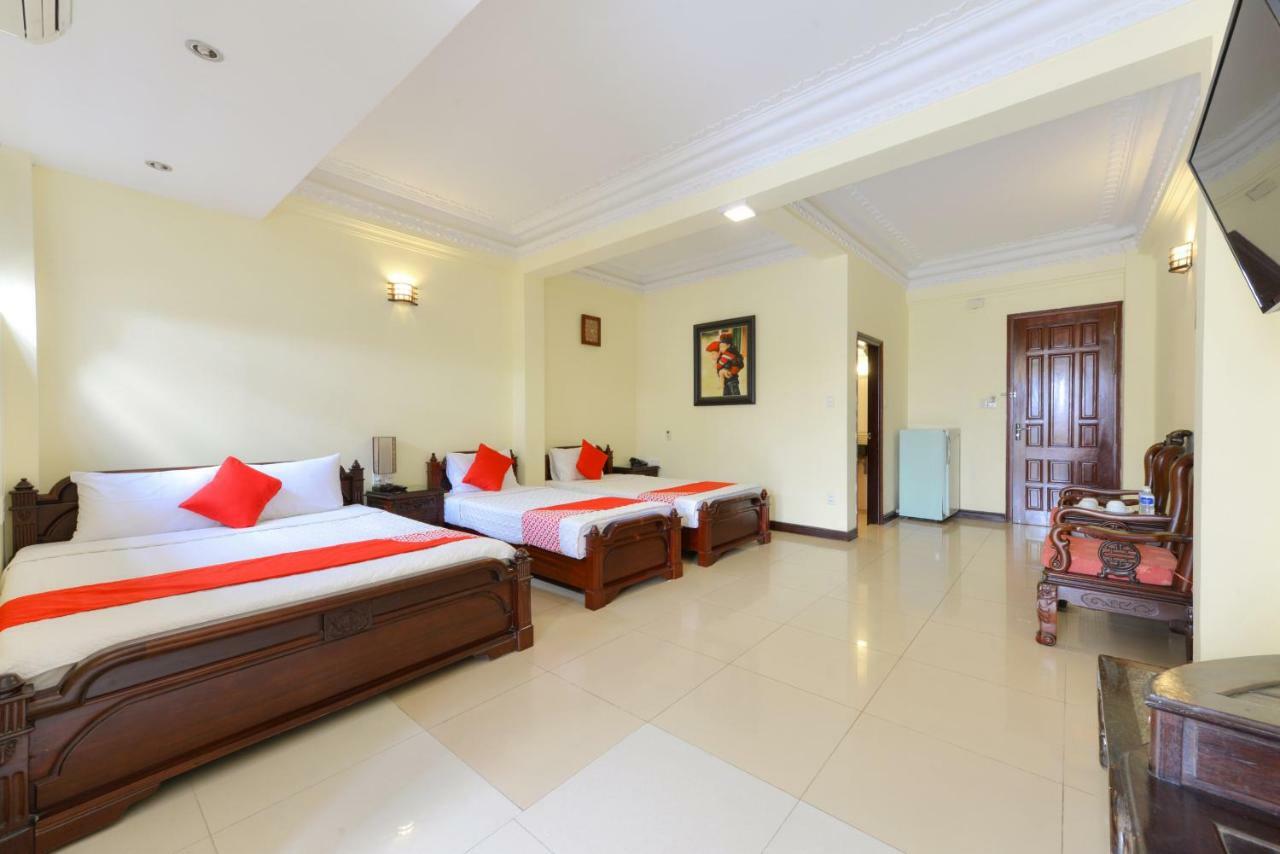Lucky 2 Hotel & Travel Hanoi Buitenkant foto