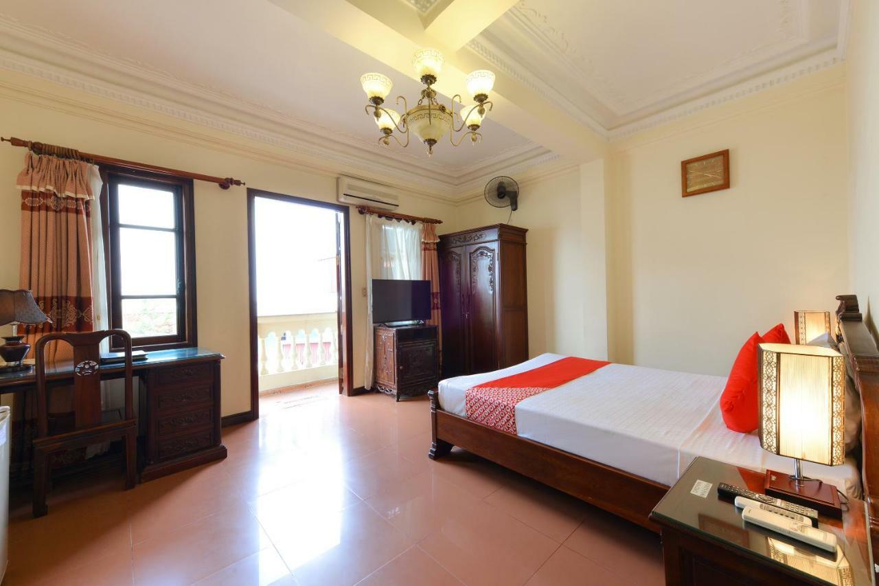 Lucky 2 Hotel & Travel Hanoi Buitenkant foto