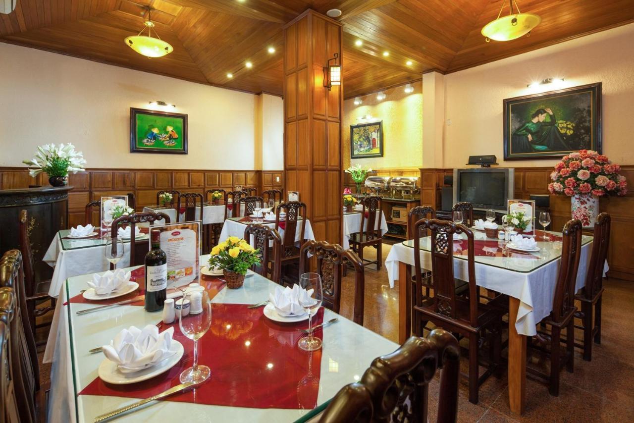 Lucky 2 Hotel & Travel Hanoi Buitenkant foto