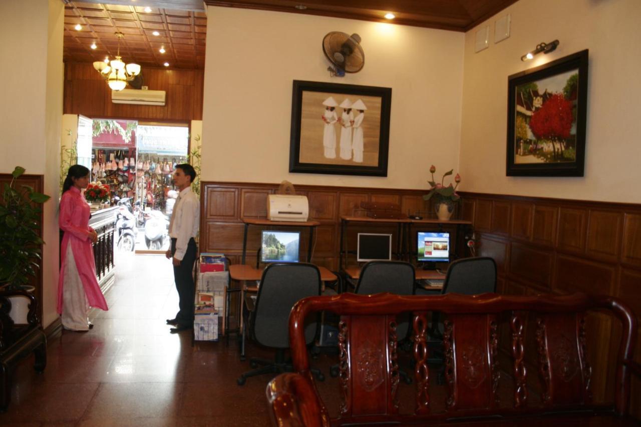 Lucky 2 Hotel & Travel Hanoi Buitenkant foto